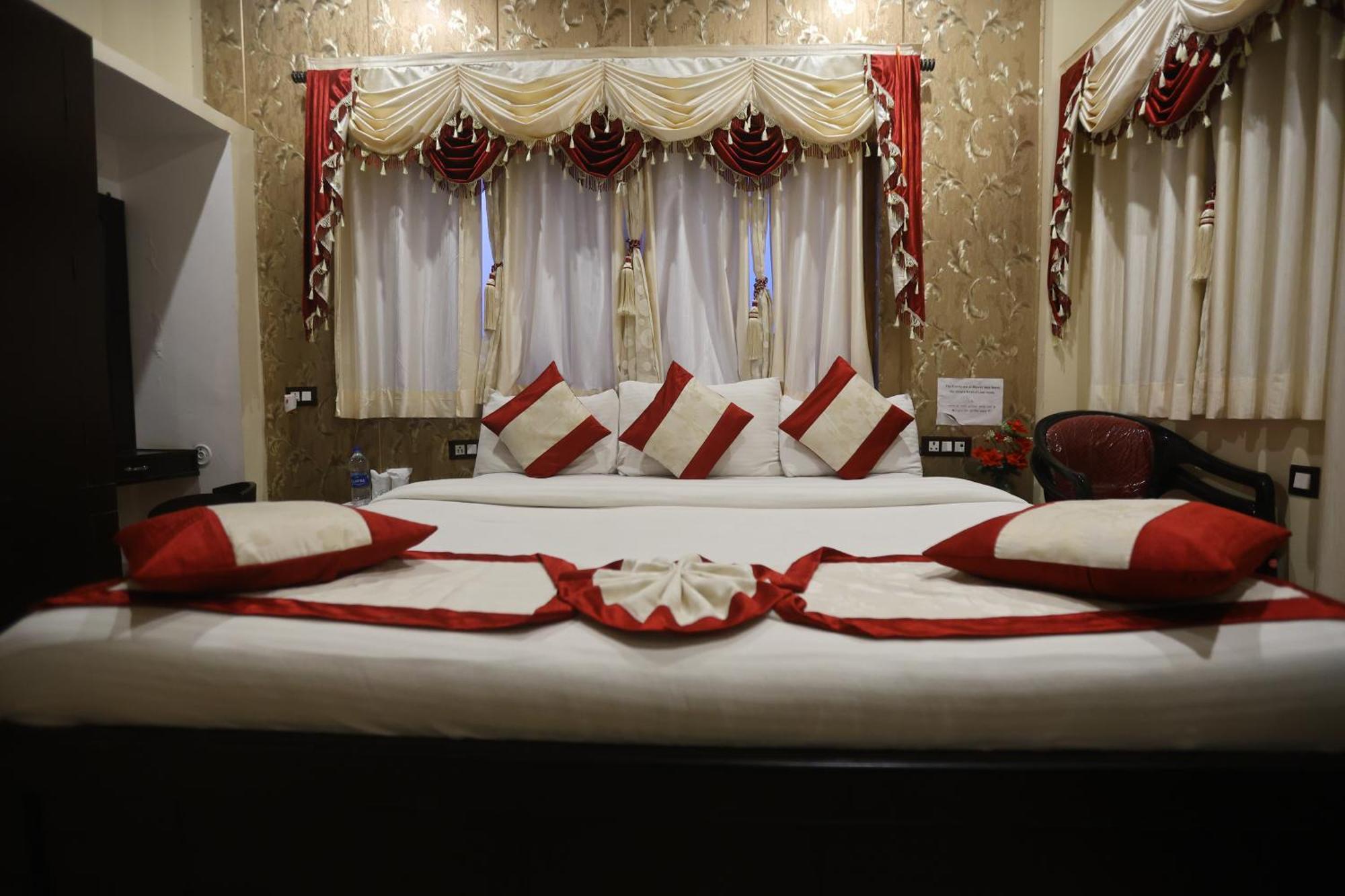 Hotel The Ranikhet Continental Extérieur photo