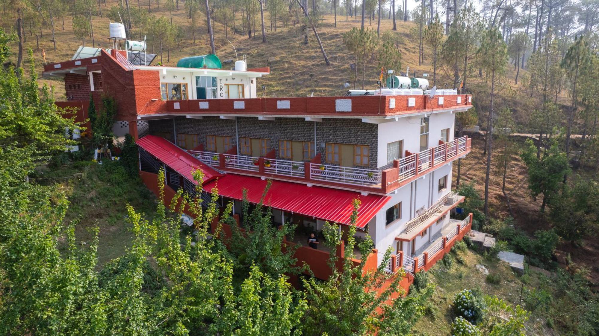 Hotel The Ranikhet Continental Extérieur photo
