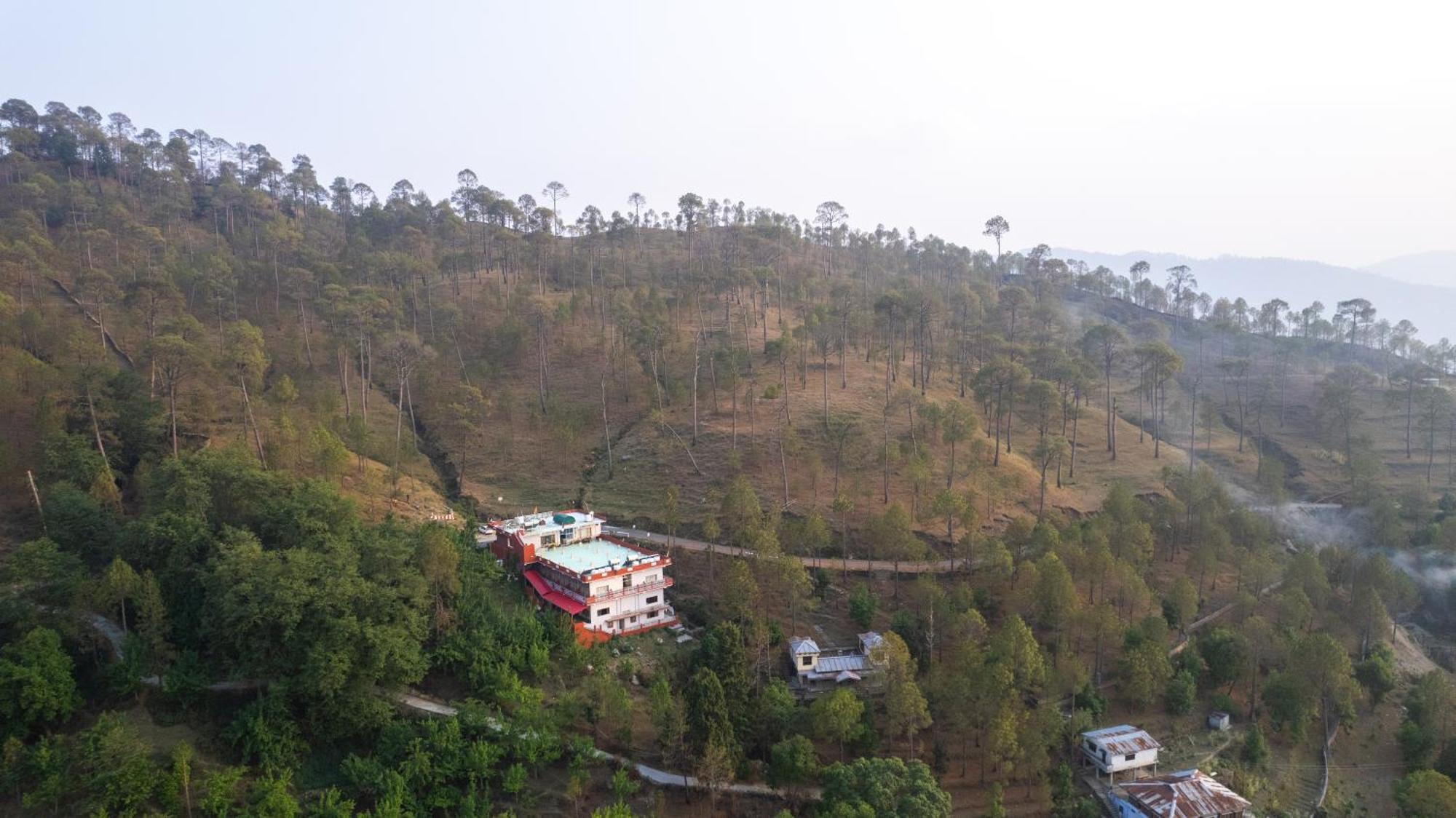 Hotel The Ranikhet Continental Extérieur photo